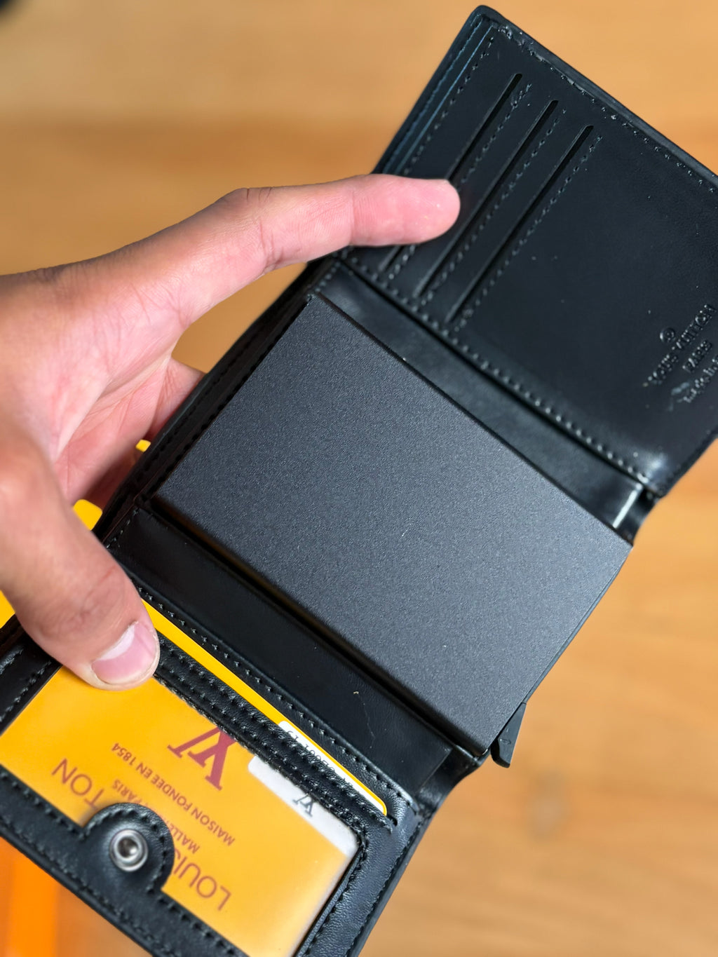 LV Wallet & Card Holder