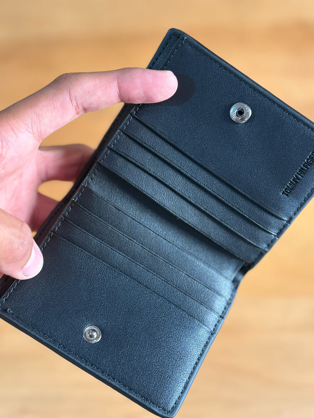 Tommy Slim Wallet & Card Holder
